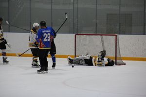 Великолукские хоккеисты одержали победу на домашнем льду (ФОТО)