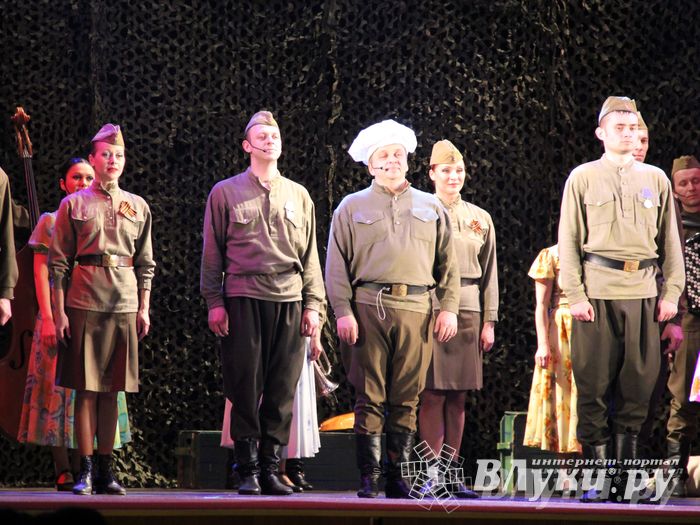 Государственный ансамбль «Русский Север» представил в Великих Луках мюзикл «Василий Теркин» 