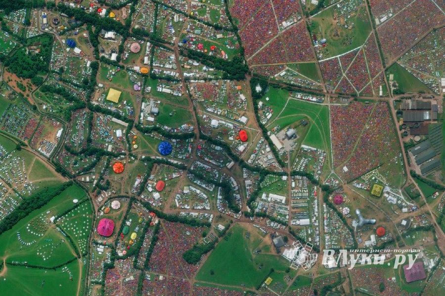 Британский музыкальный фестиваль Гластонбери, 25 июня