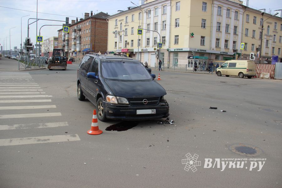 ДТП на перекрёстке Ленина-Дьяконова (ФОТО)