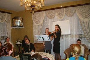 С бесценными реликвиями познакомились великолучане в «Ночь искусств» (фото)