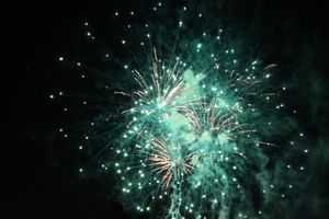 Праздничный салют в честь Дня города