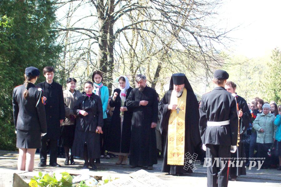 Праздник фронтовой поэзии проходит в Великолукском районе