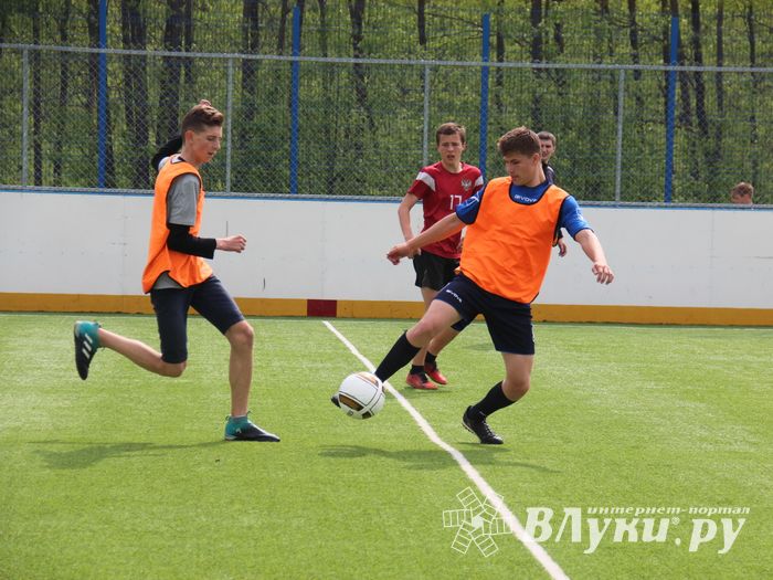 В Великих Луках прошёл Чемпионат по дворовому футболу (ФОТО)