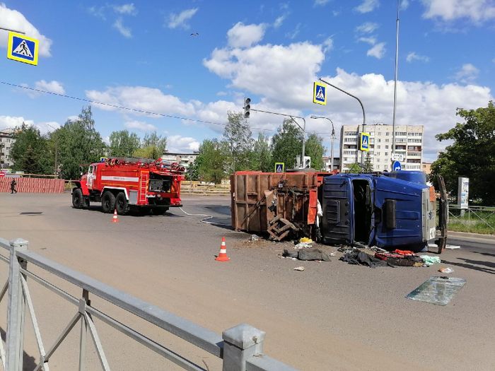 ДТП возле площади Калинина (ФОТО)