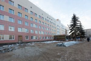 Андрей Турчак посетил строящийся в городе Пскове региональный онкологический центр (фото)