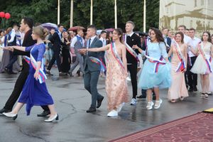 Великолукской «Бригантине» пришлось поплавать под дождём (ФОТО)