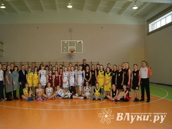 Великолучанки завоевали «серебро» на традиционном турнире по баскетболу (ФОТО)
