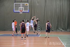 В Великих Луках прошли финальные игры муниципального этапа «КЭС-Баскет» (фото)