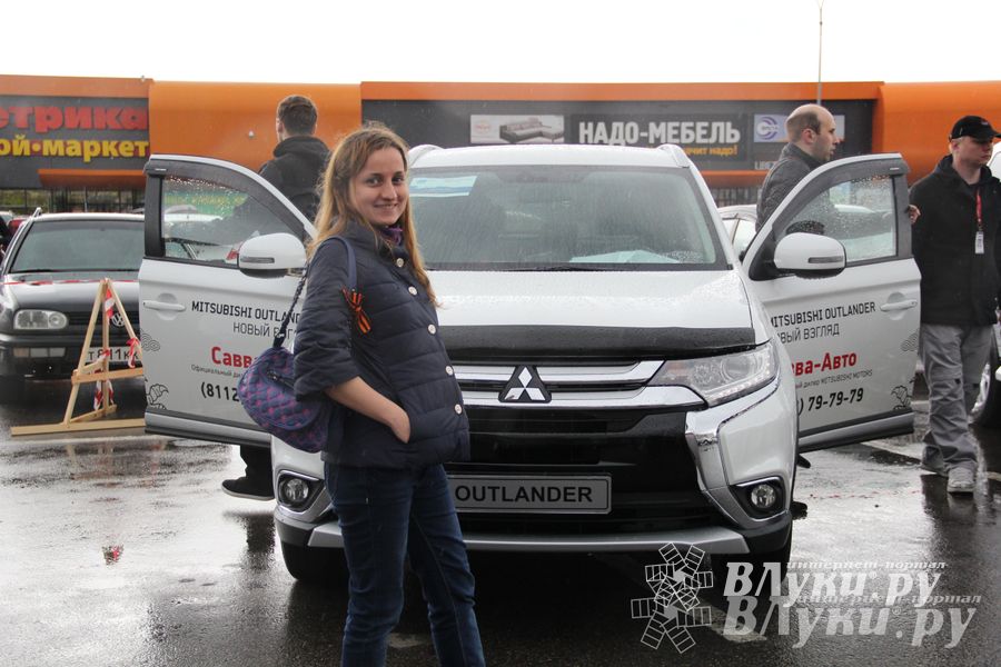 В Великих Луках прошла «Весенняя автоярмарка Великие Луки — 2015» (фото)