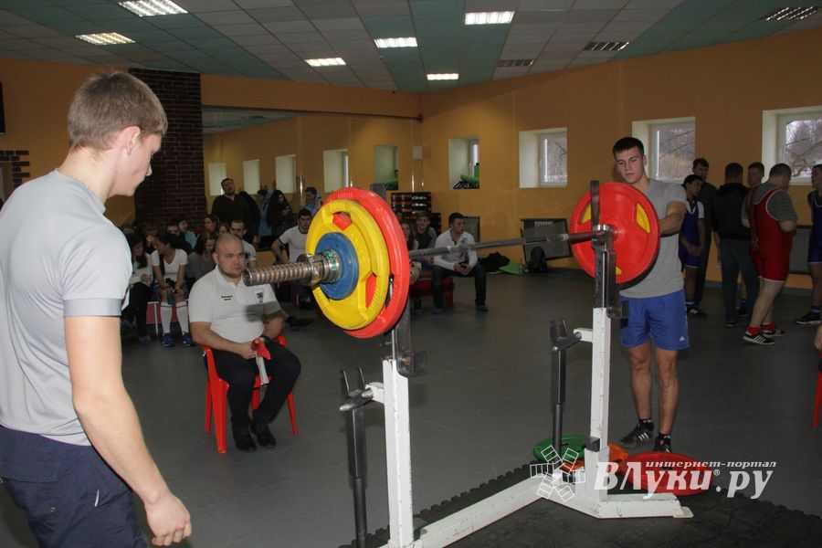 Самые сильные великолучане встретились в «Арене» (ФОТО)
