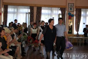 В Великих Луках прозвенели «Последние звонки»