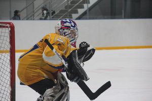 Два зоккейных матча прошли в Великих Луках в рамках Чемпионата города (ФОТО)