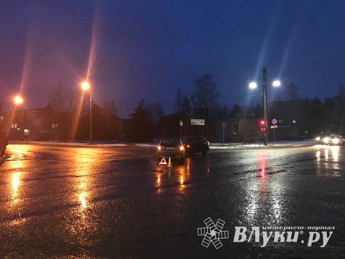 ФОТОФАКТ: Утреннее ДТП на Дружбе (ФОТО)