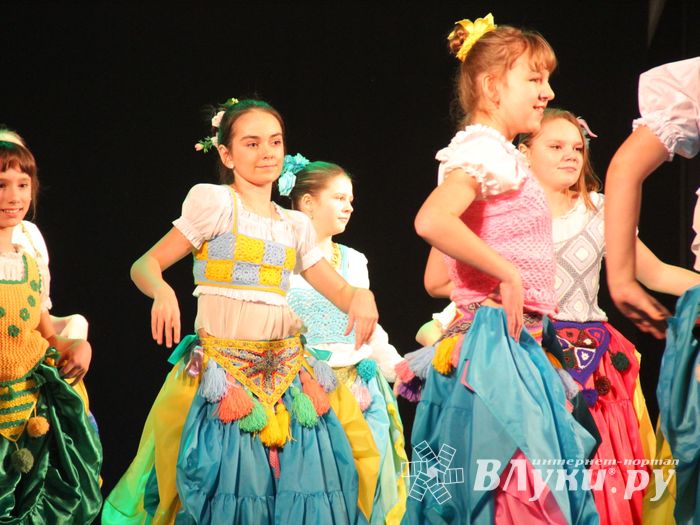 Маша, Медведь и все, все, все на сцене ДК Ленина (ФОТО)