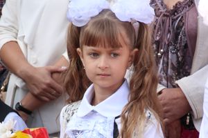 Самую многочисленную школу Великих Лук пополнили 116 первоклассников (ФОТО)