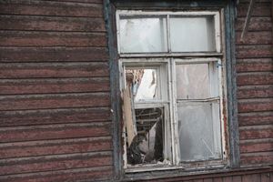 В Великих Луках сносят барак (ФОТО)