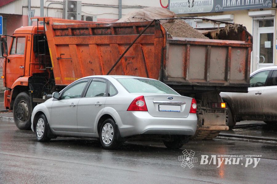 В Великих Луках произошло ДТП (ФОТО)