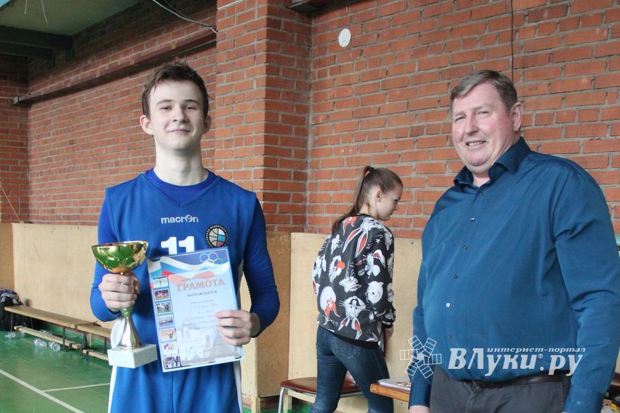 Великолучане завоевали золото финальных соревнований по баскетюолу 11-й областной Спартакиады (ФОТО)