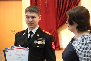 В Великих Луках наградили самых умных школьников 