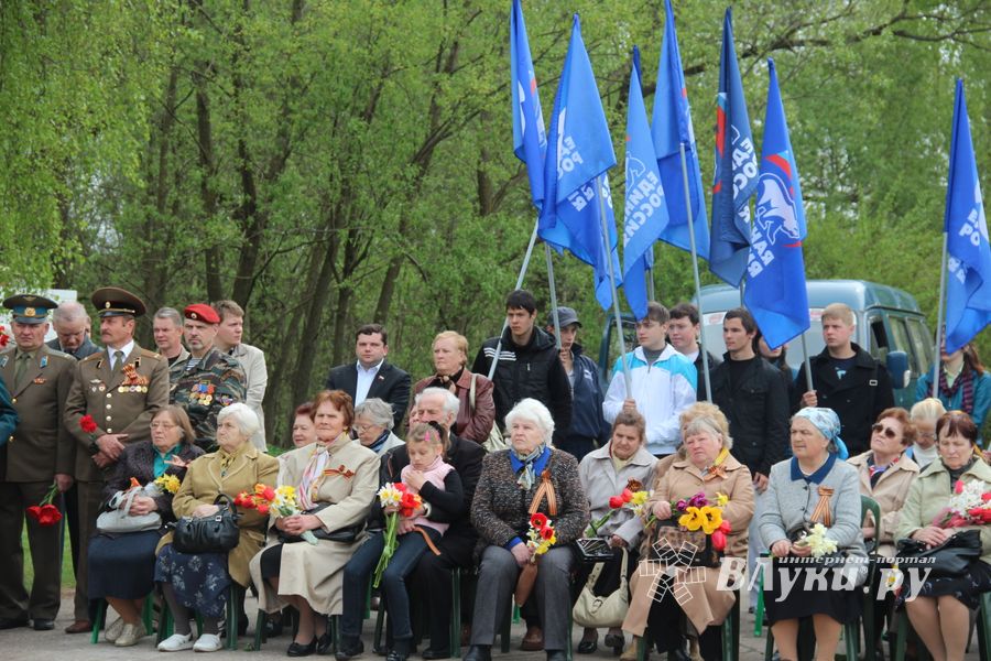 Торжественный митинг на мемориальном воинском захоронении