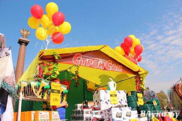 СТЦ «СтройСам» порадовал великолучан на универсальной ярмарке «Весна-2018» (ФОТО)