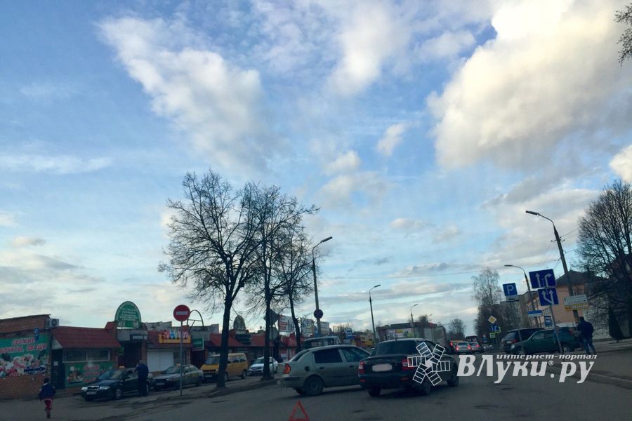 ДТП на Октябрьском (ФОТО)