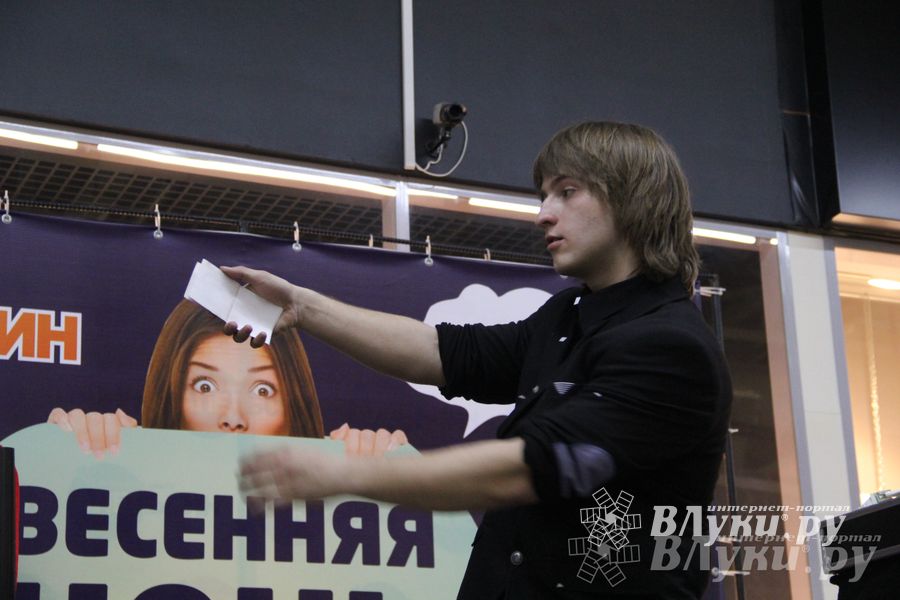 В ТЦ «Апельсин» прошла весенняя ночь распродаж