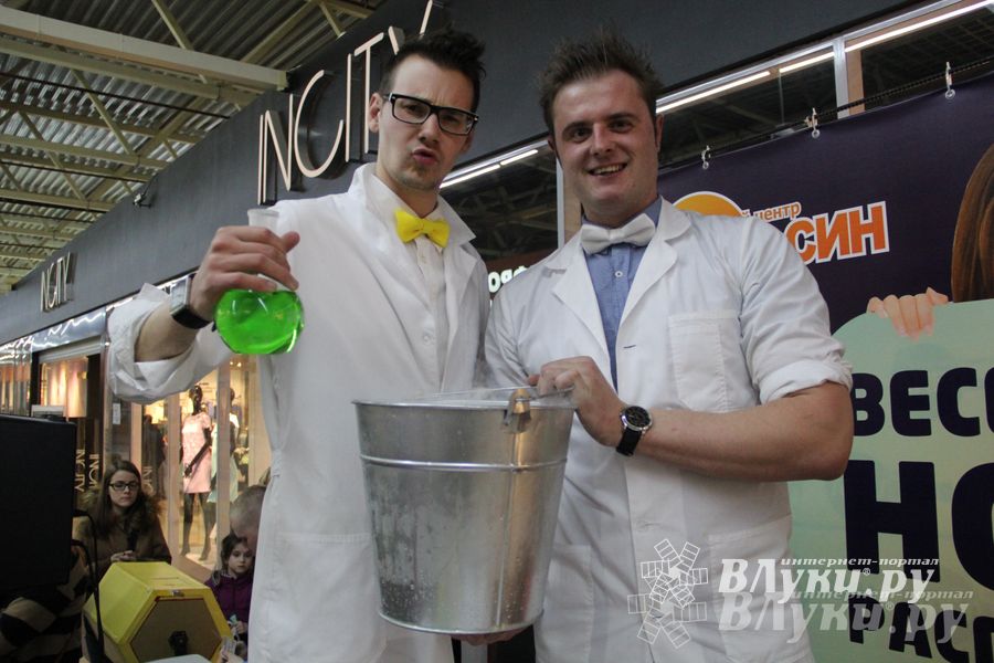 В ТЦ «Апельсин» прошла весенняя ночь распродаж