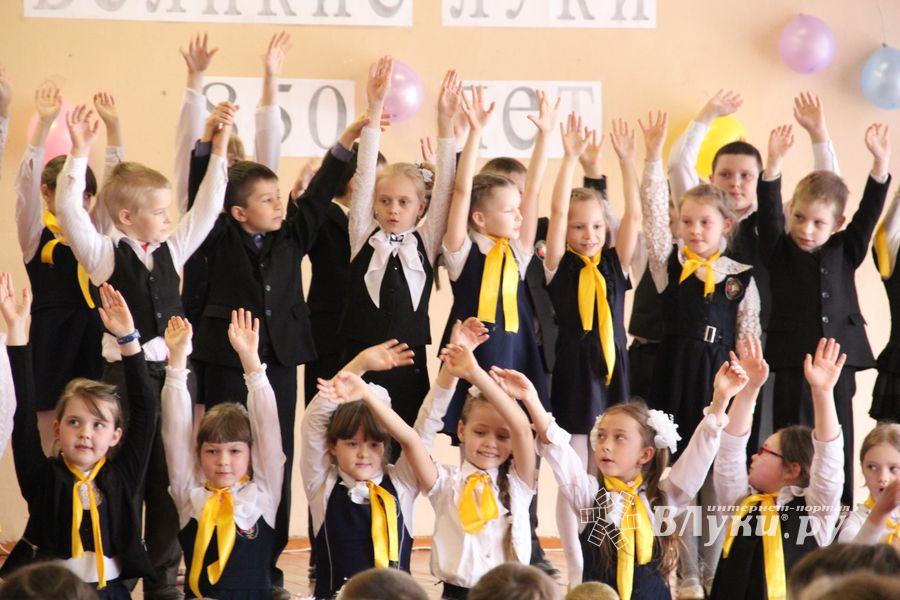 «Мой город Великие Луки — город фонтанов и шаров» (фото)