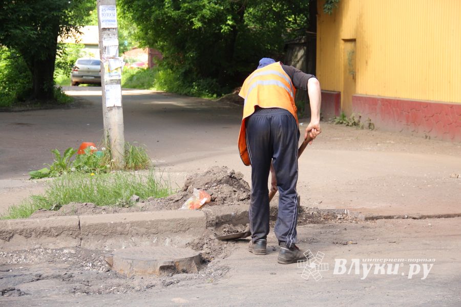 На Вокзальной в Великих Луках заканчивается ремонт (ФОТО)