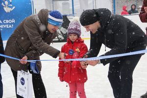 В Великих Луках появился новый каток (ФОТО)