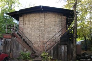 В Великих Луках неосторожное обращение с огнем стало причиной возгорания сараев (фото)