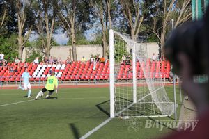 В Великих Луках состоялся матч Первенства СЗФО по футболу между командами «Луки-Энергия» и «Химик»