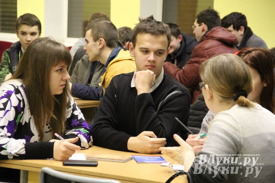 Четвертый тур игр «Что? Где? Когда?» состоялся вчера в ДК ЛК (фото)