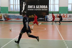 В Великих Луках продолжается Первенство города по мини-футболу (фото)