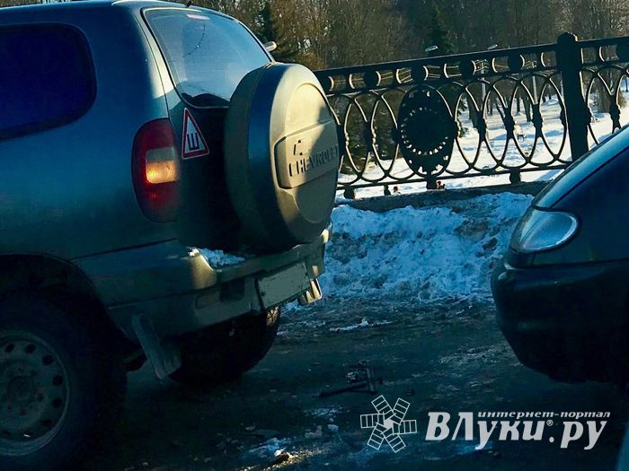 Фотофакт: ДТП на центральном мосту