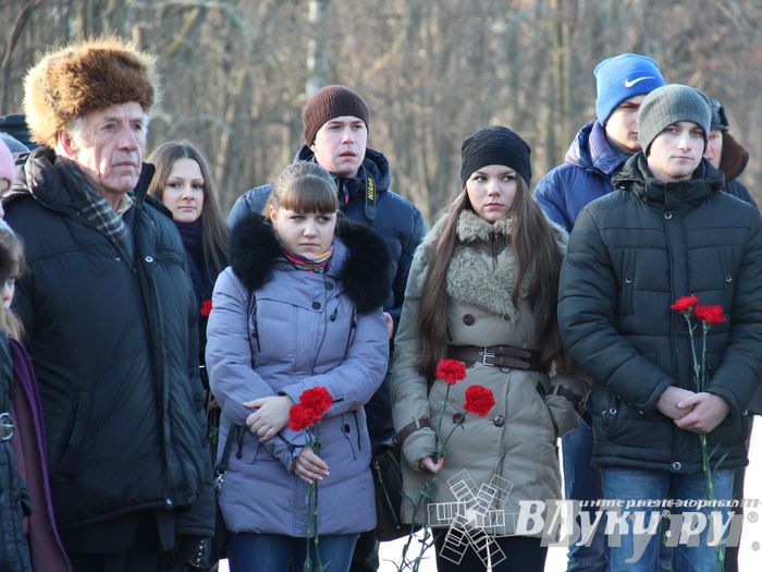 90-летие со дня рождения Александра Матросова. Митинг и возложение цветов к памятнику