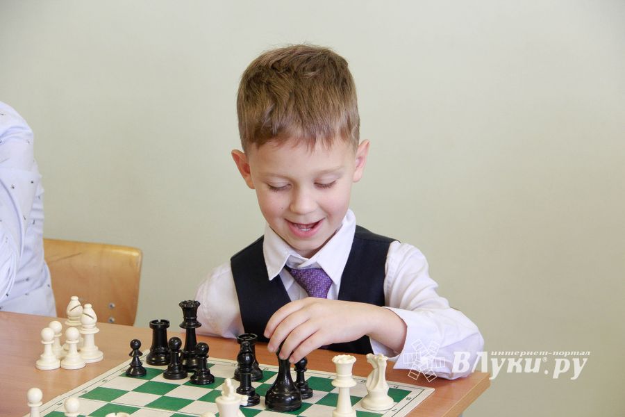 ​«Сказочные бои» прошли в великолукской школе № 13 (ФОТО)