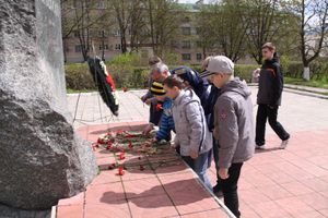 Сотрудники УФСКН почтили память погибших героев (фото)