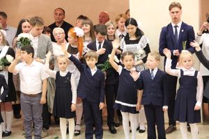 В Великих Луках прошли «Последние звонки» (ФОТО)