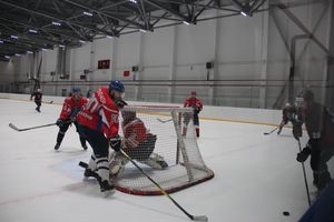 Памятный турнир по хоккею прошел в великолукском «Айсберге» (ФОТО)
