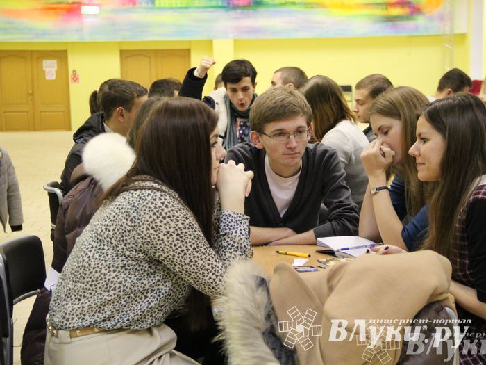 Третий тур игр «Что? Где? Когда?» состоялся вчера в ДК ЛК (фото)