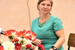 В Великих Луках ученики школы №13 поздравили своих педагогов (ФОТО)