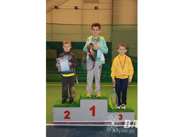 В Великих Луках прошло Первенство по большому теннису (фото)