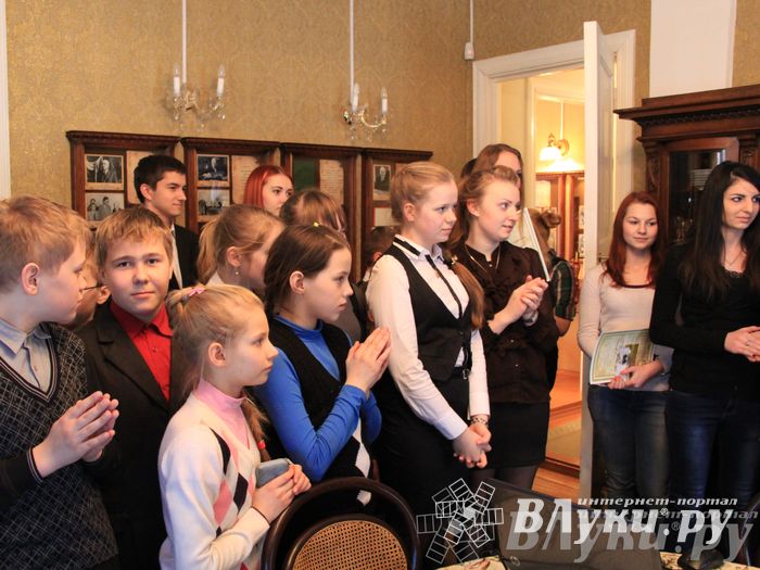 В Великих Луках почтили память академика Виноградова