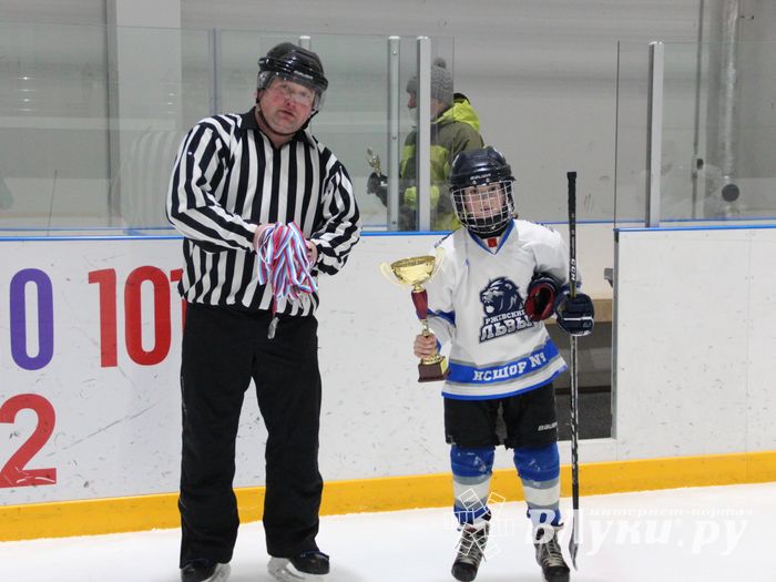 В Великих Луках прошел детский Открытый турнир по хоккею (ФОТО)