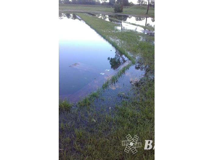 В Великолукской крепости пруд вышел из берегов (ФОТО)