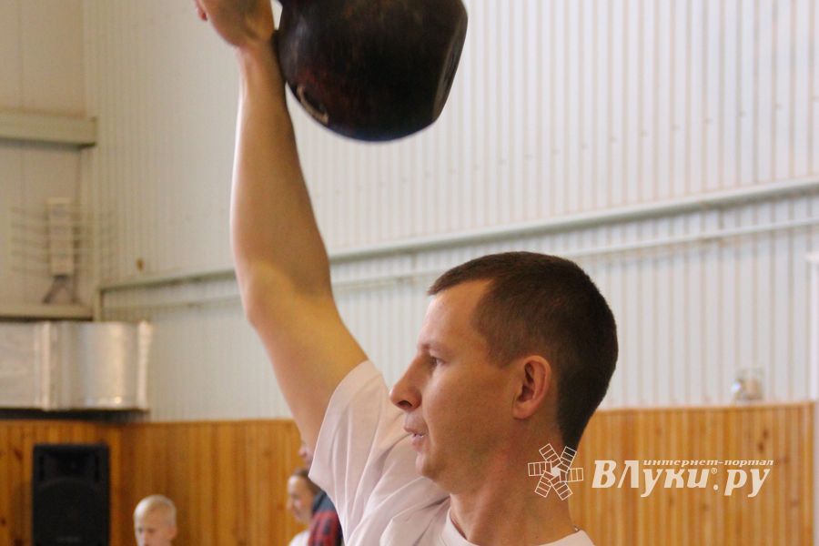 Великолучане одержали победу в зональном этапе «Папа, мама, я – спортивная семья» (ФОТО)