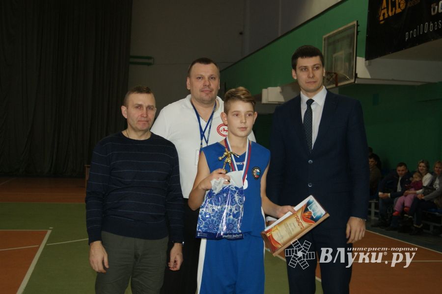 Великолучане завоевали бронзу на Международном турнире по баскетболу (ФОТО)